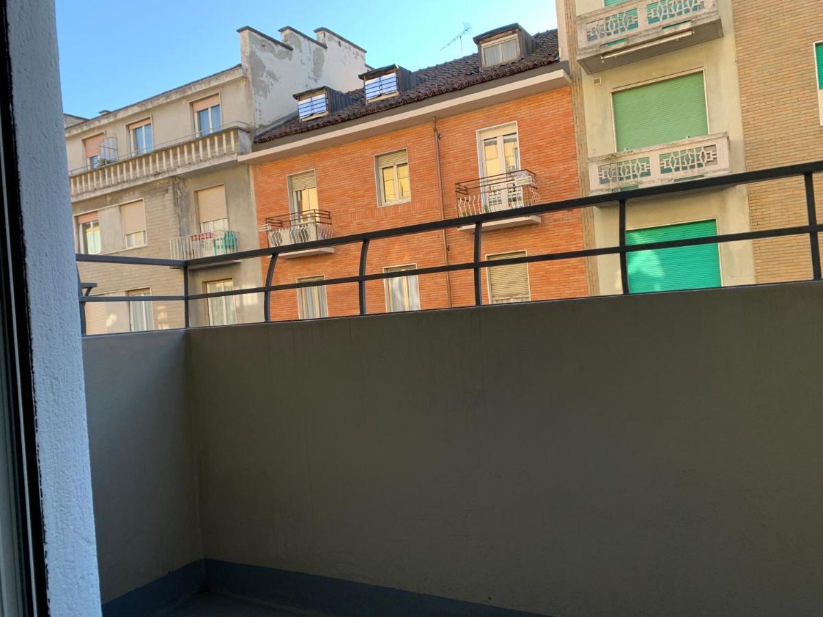 Casaury-Torinometrostop Buitenkant foto